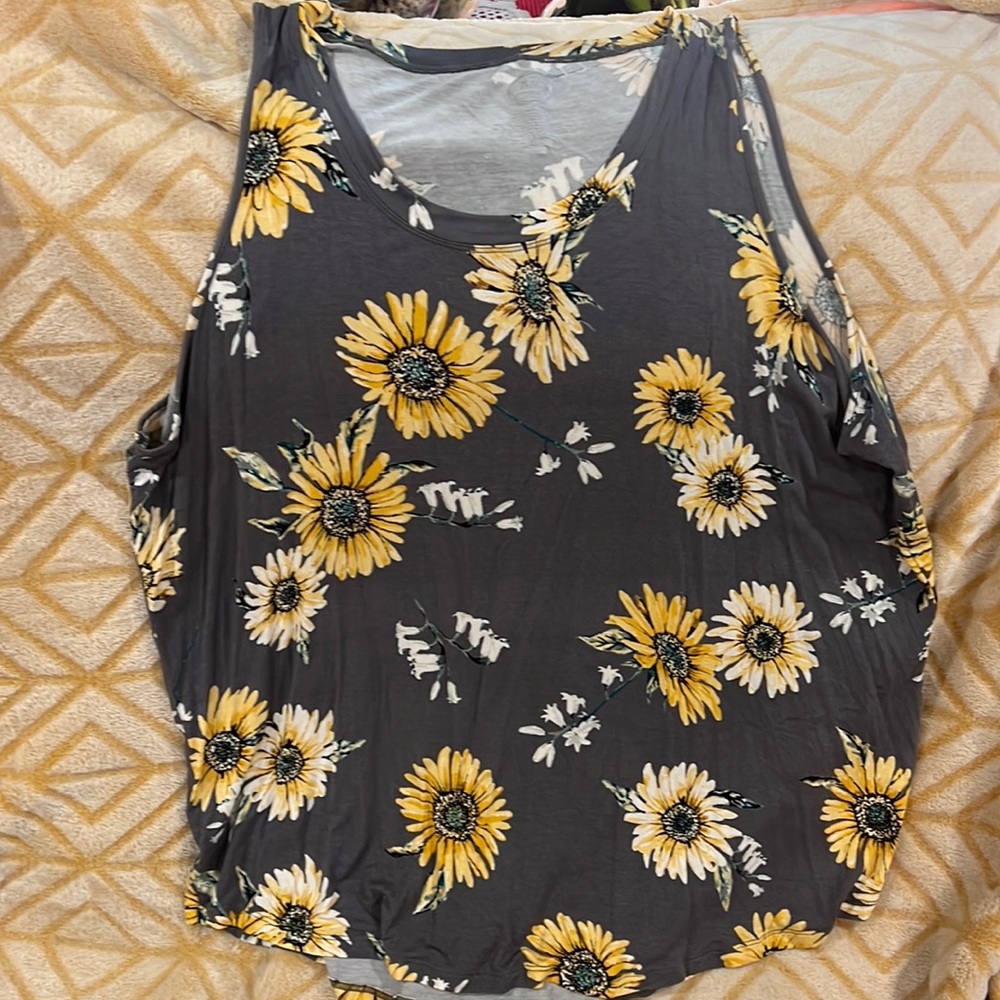 Sunflower tank top, Maurice’s Plus size 2